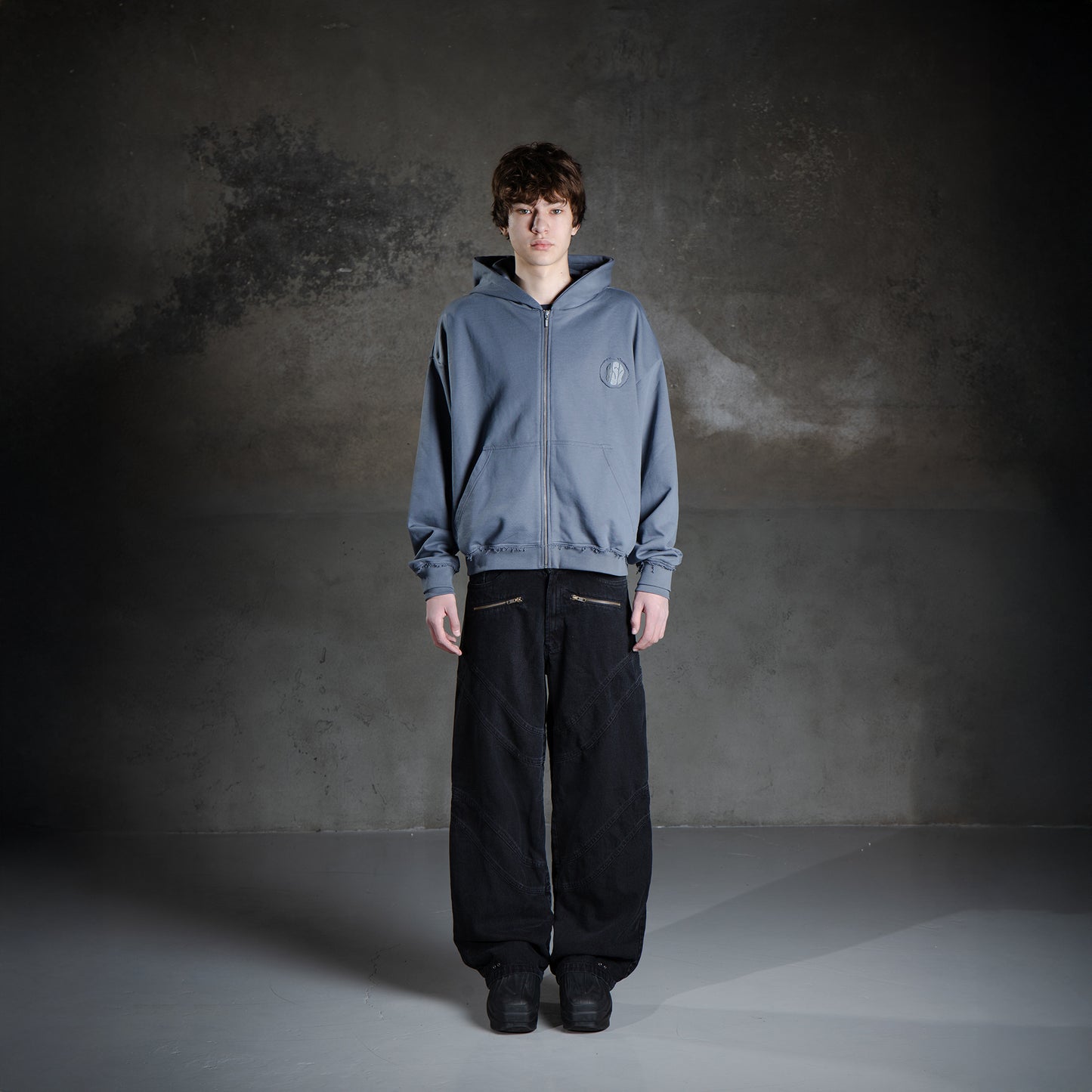 SILENT MOON ZIP-HOODIE